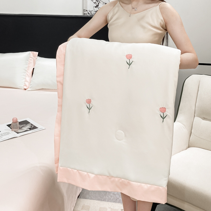 91家纺网 家纺一手货源 找家纺 （总）伊梵居 2025新款水洗冰丝刺绣夏被夏凉被空调被