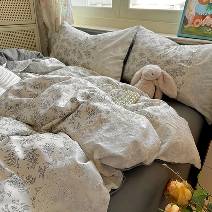 91家纺网 家纺一手货源 找家纺 阿曼达 2025新款浪漫的小法式系列花边款印花水洗m四件套 小法-乔木楠