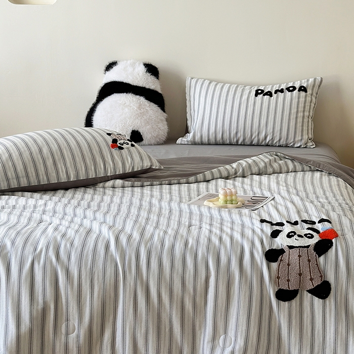 91家纺网 家纺一手货源 找家纺 怡家居 2025新款全棉双层纱毛巾绣夏被四件套 夏被-小熊猫
