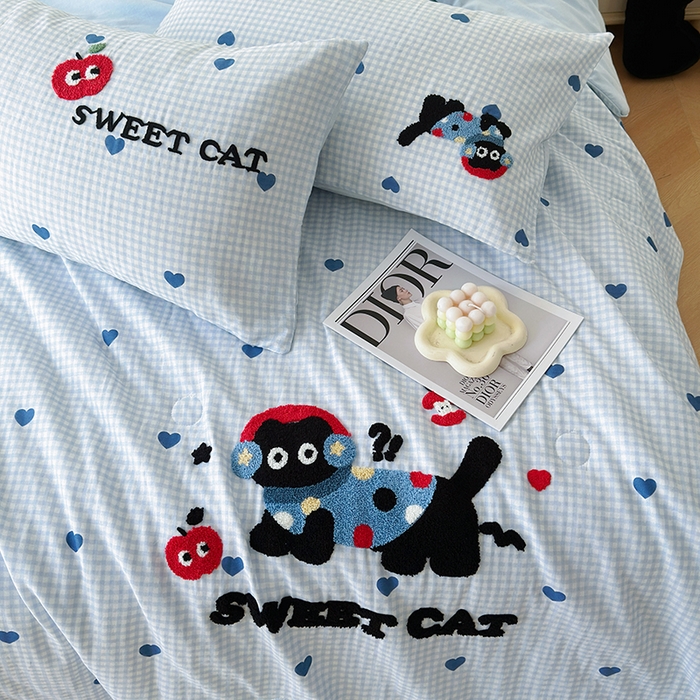 91家纺网 家纺一手货源 找家纺 怡家居 2025新款全棉双层纱毛巾绣夏被四件套 夏被-耳机猫
