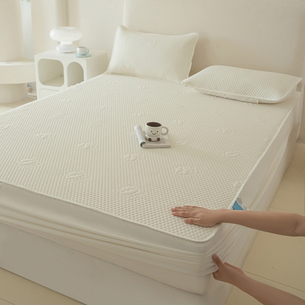 91家纺网 家纺一手货源 找家纺 莱登卡奴 25新款A类凉感丝熊豆豆凉席床笠款 熊豆豆米白