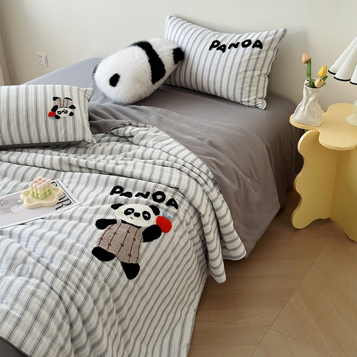91家纺网 家纺一手货源 找家纺 怡家居 2025新款全棉双层纱毛巾绣夏被四件套 夏被-小熊猫