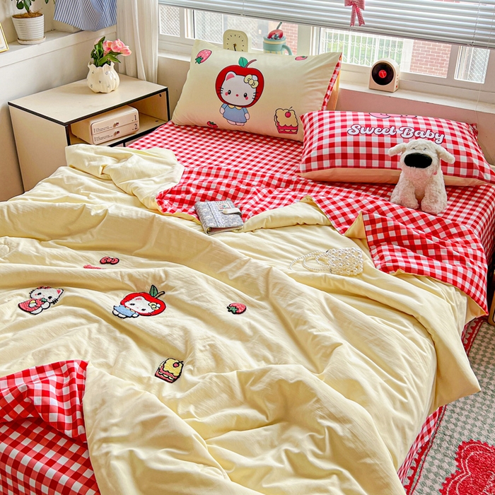 91家纺网 家纺一手货源 找家纺 一霖家纺 2025新款高克重云朵毛巾绣夏被 吃苹果的小猫