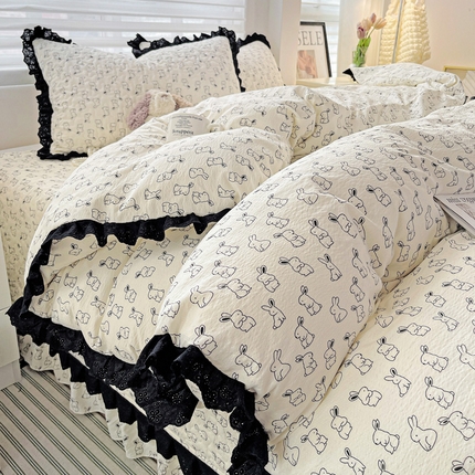 一比一家纺 2025新款赫本风床盖系列四件套 赫本风床盖系列-小黑兔