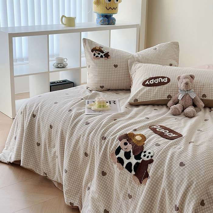 91家纺网 家纺一手货源 找家纺 怡家居 2025新款全棉双层纱毛巾绣夏被四件套 夏被-欢乐狗