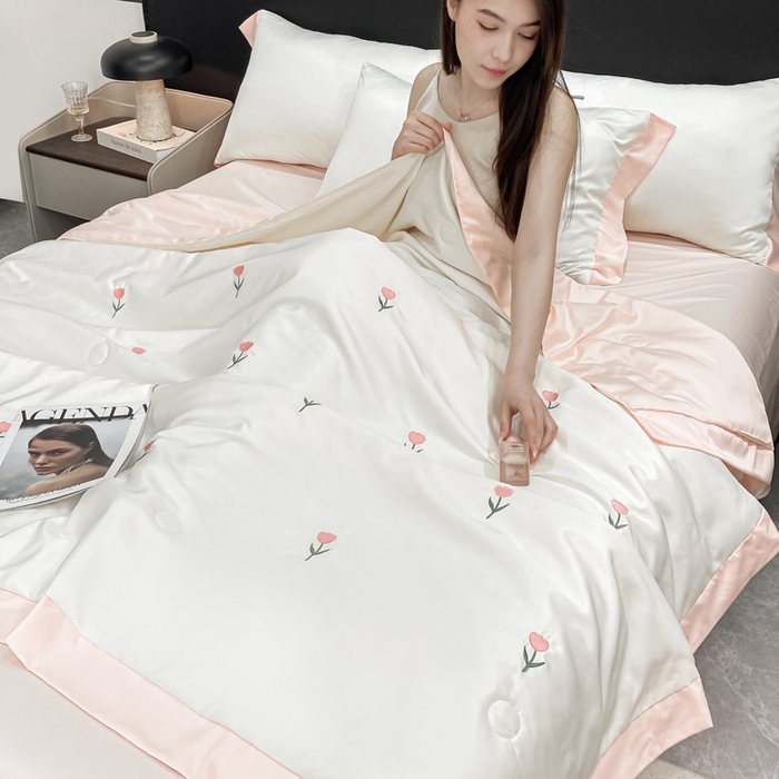 91家纺网 家纺一手货源 找家纺 （总）伊梵居 2025新款水洗冰丝刺绣夏被夏凉被空调被