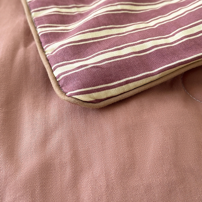 91家纺网 家纺一手货源 找家纺 怡家居 2025新款全棉双层纱毛巾绣夏被四件套 夏被-可爱曲奇