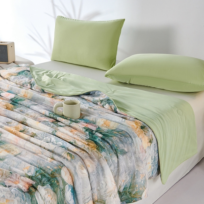 91家纺网 家纺一手货源 找家纺 缔锦家纺 2025新款凉感丝印花夏被 悠然-宁静绿