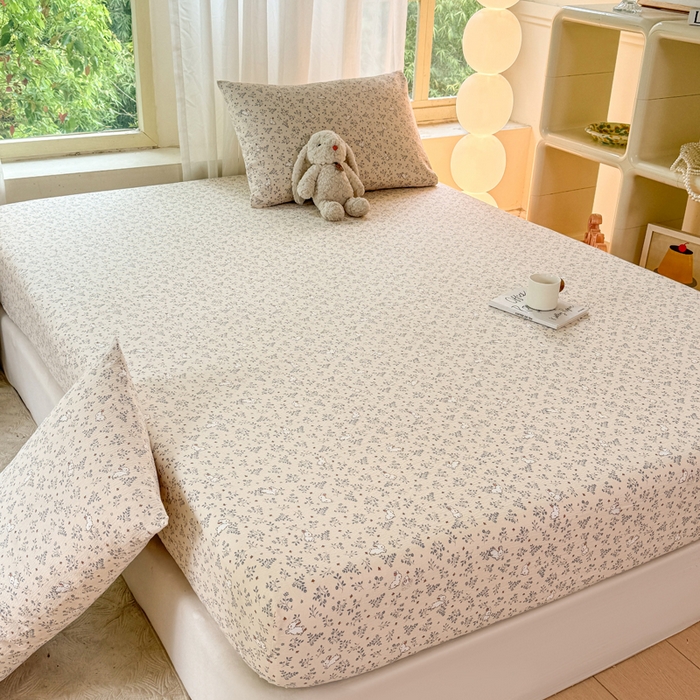 91家纺网 家纺一手货源 找家纺 仟网汇 2025新款云感棉双层纱床笠 花间兔