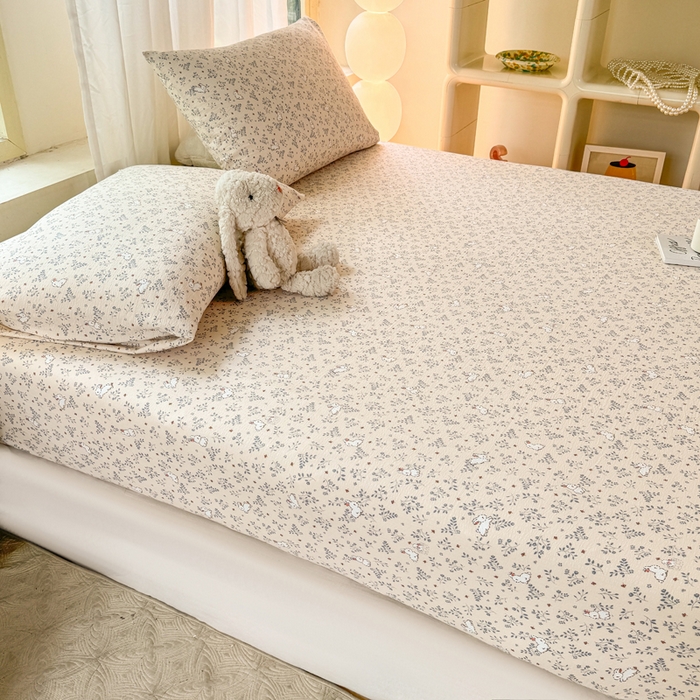 91家纺网 家纺一手货源 找家纺 仟网汇 2025新款云感棉双层纱床笠 花间兔