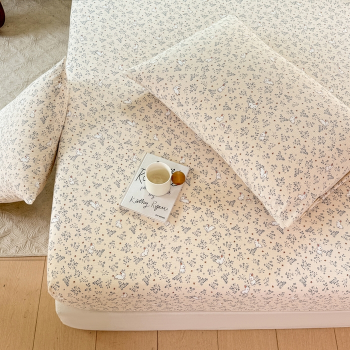 91家纺网 家纺一手货源 找家纺 仟网汇 2025新款云感棉双层纱床笠 花间兔