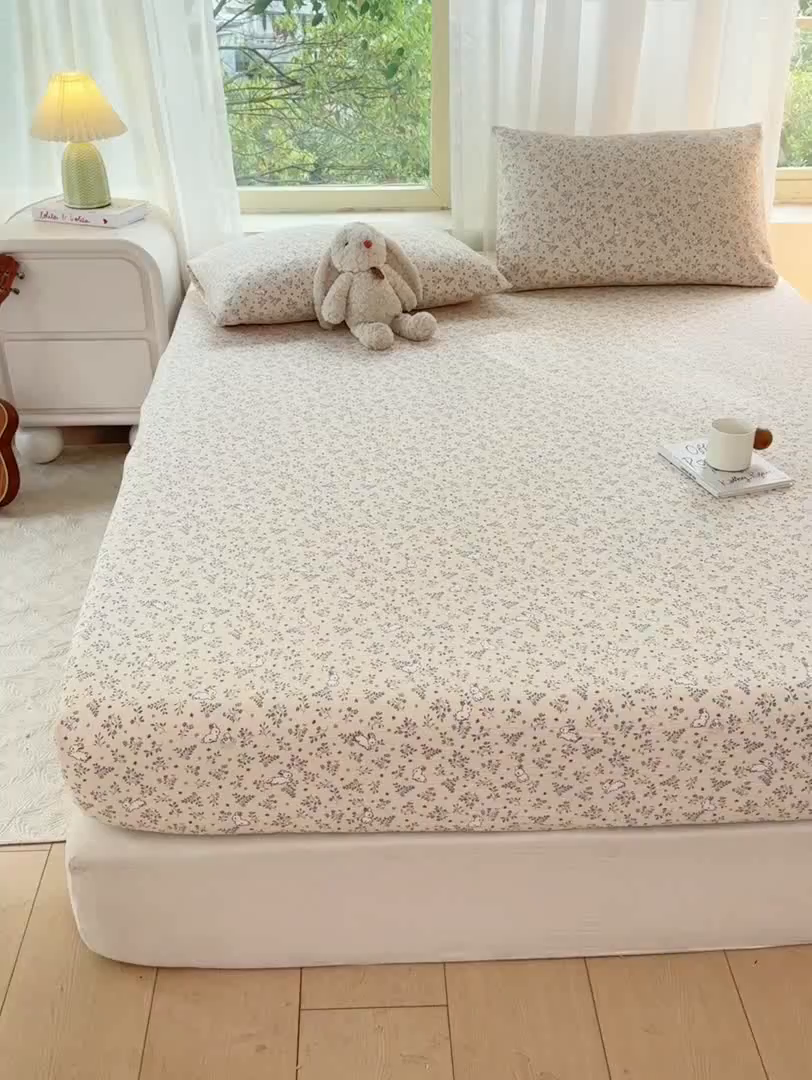 91家纺网 家纺一手货源 找家纺 仟网汇 2025新款云感棉双层纱床笠 花间兔