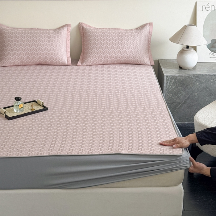 91家纺网 家纺一手货源 找家纺 （总）瑞兴纺 2025新款高分子PE软凉席绣花款床笠款