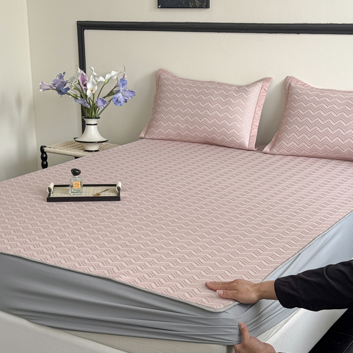 91家纺网 家纺一手货源 找家纺 （总）瑞兴纺 2025新款高分子PE软凉席绣花款床笠款