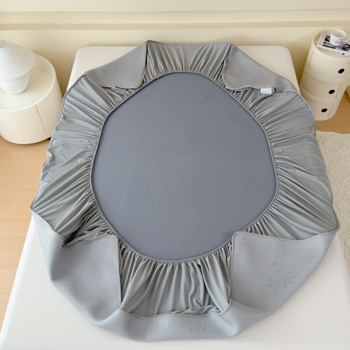 91家纺网 家纺一手货源 找家纺 瑞兴纺 2025新款高分子PE软凉席绣花款床笠款 床笠款-花之语-灰