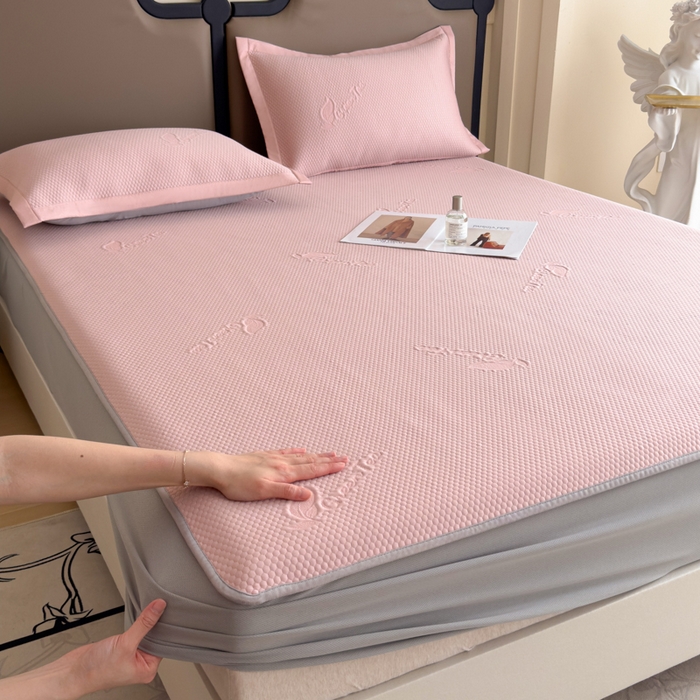 91家纺网 家纺一手货源 找家纺 瑞兴纺 2025新款高分子PE软凉席绣花款床笠款 床笠款-沐夕-粉