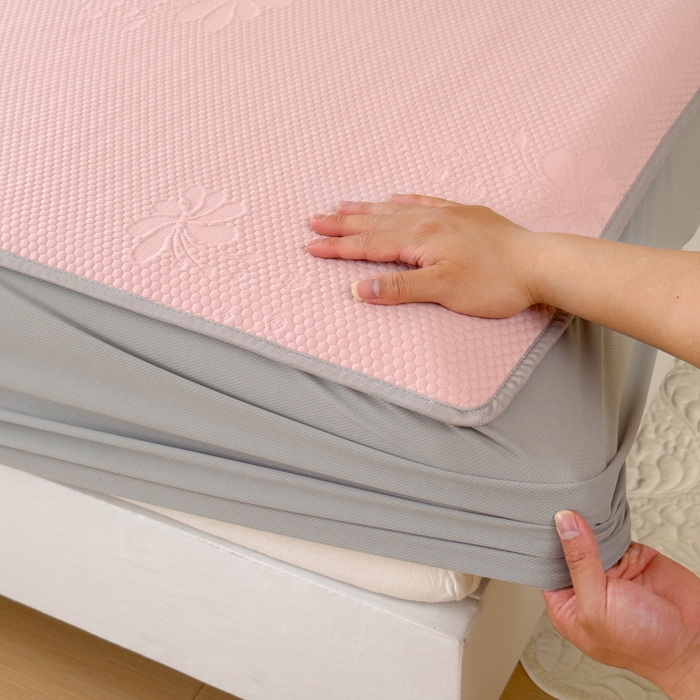 91家纺网 家纺一手货源 找家纺 瑞兴纺 2025新款高分子PE软凉席绣花款床笠款 床笠款-花之语-粉