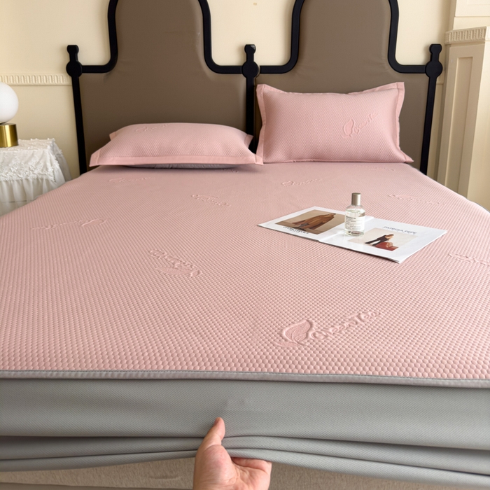 91家纺网 家纺一手货源 找家纺 瑞兴纺 2025新款高分子PE软凉席绣花款床笠款 床笠款-沐夕-粉