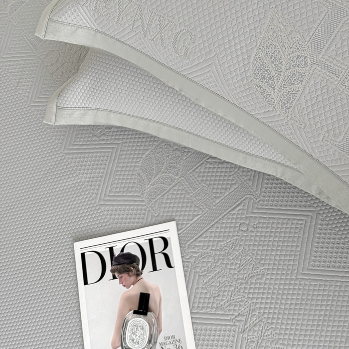 91家纺网 家纺一手货源 找家纺 瑞兴纺 2025新款高分子PE软凉席绣花款床笠款 床笠款-路易威-灰