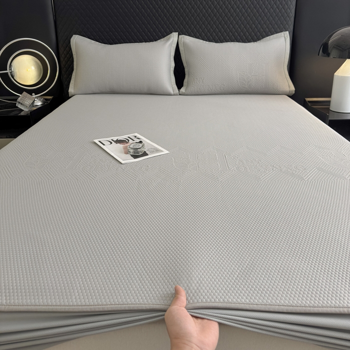 91家纺网 家纺一手货源 找家纺 瑞兴纺 2025新款高分子PE软凉席绣花款床笠款 床笠款-路易威-灰