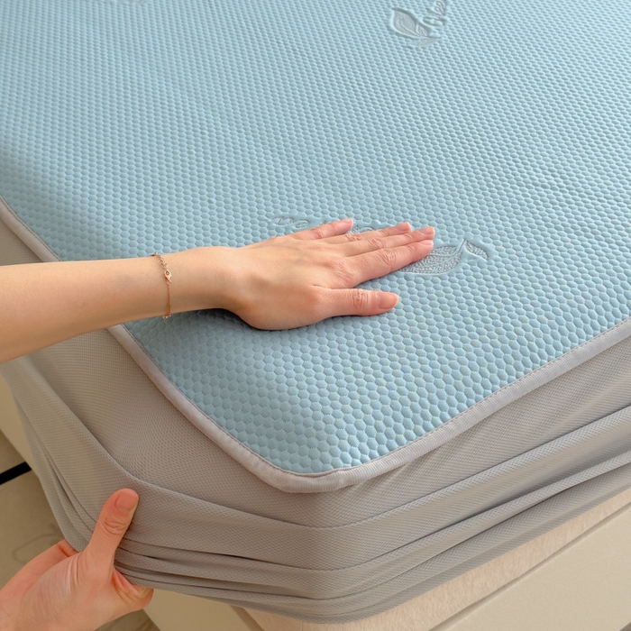 91家纺网 家纺一手货源 找家纺 瑞兴纺 2025新款高分子PE软凉席绣花款床笠款 床笠款-沐夕-蓝