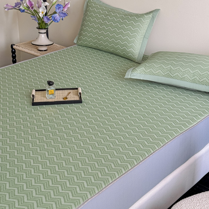 91家纺网 家纺一手货源 找家纺 瑞兴纺 2025新款高分子PE软凉席绣花款床笠款 床笠款-风尚-绿