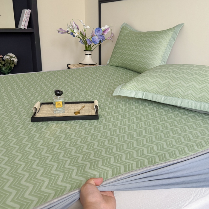 91家纺网 家纺一手货源 找家纺 瑞兴纺 2025新款高分子PE软凉席绣花款床笠款 床笠款-风尚-绿