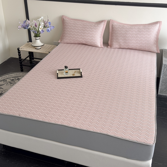 91家纺网 家纺一手货源 找家纺 瑞兴纺 2025新款高分子PE软凉席绣花款床笠款 床笠款-风尚-粉