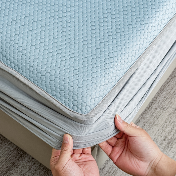 91家纺网 家纺一手货源 找家纺 瑞兴纺 2025新款高分子PE软凉席绣花款床笠款 床笠款-路易威-蓝