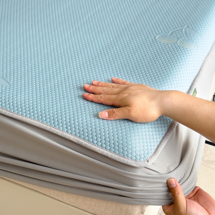 91家纺网 家纺一手货源 找家纺 瑞兴纺 2025新款高分子PE软凉席绣花款床笠款 床笠款-樱桃-蓝