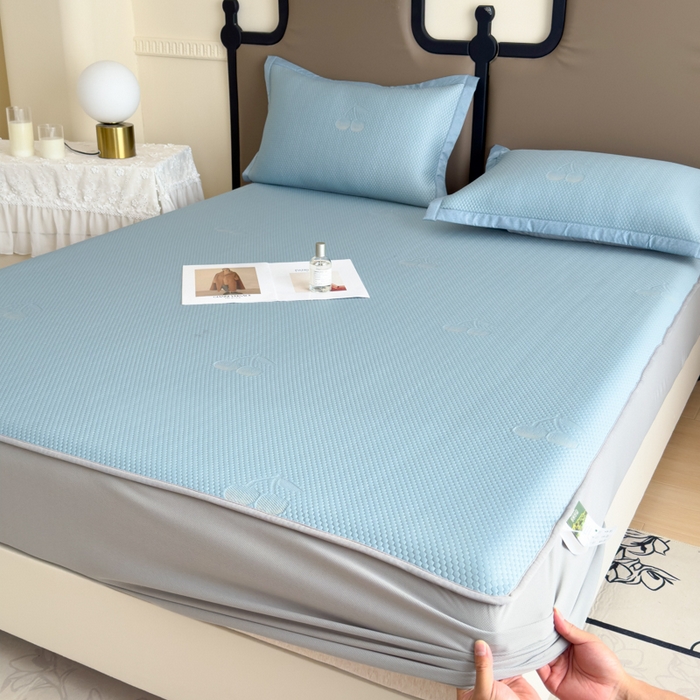 91家纺网 家纺一手货源 找家纺 瑞兴纺 2025新款高分子PE软凉席绣花款床笠款 床笠款-樱桃-蓝