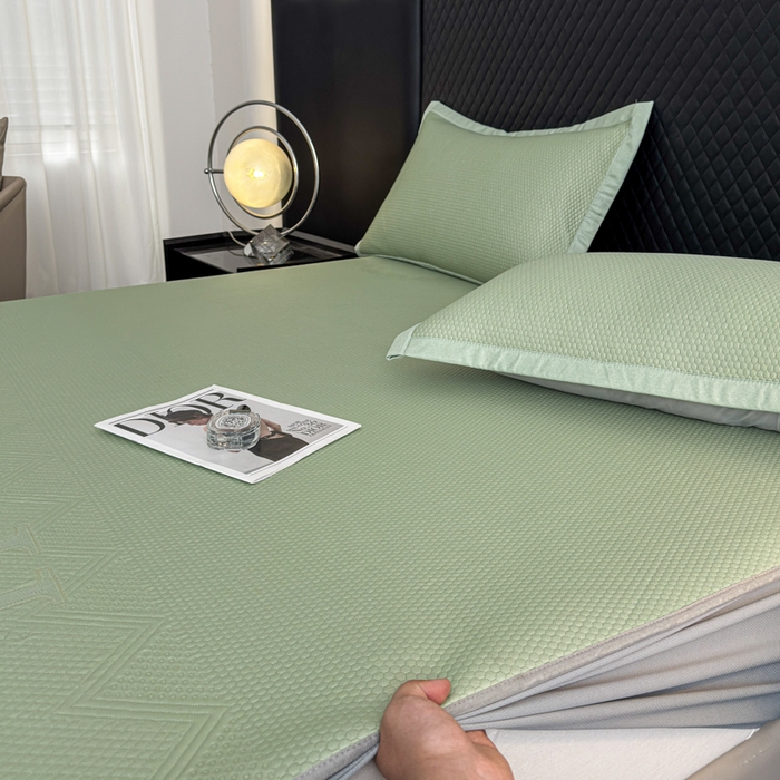 91家纺网 家纺一手货源 找家纺 瑞兴纺 2025新款高分子PE软凉席绣花款床笠款 床笠款-路易威-绿