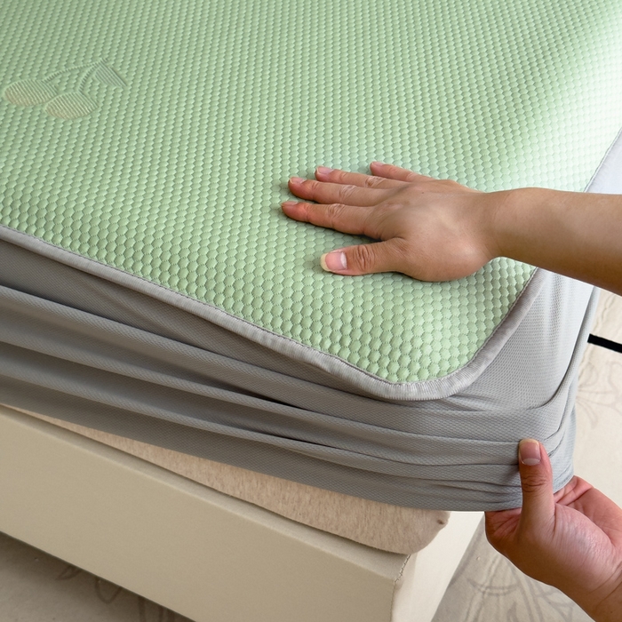 91家纺网 家纺一手货源 找家纺 瑞兴纺 2025新款高分子PE软凉席绣花款床笠款 床笠款-樱桃-绿