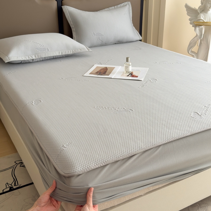 91家纺网 家纺一手货源 找家纺 瑞兴纺 2025新款高分子PE软凉席绣花款床笠款 床笠款-沐夕-灰