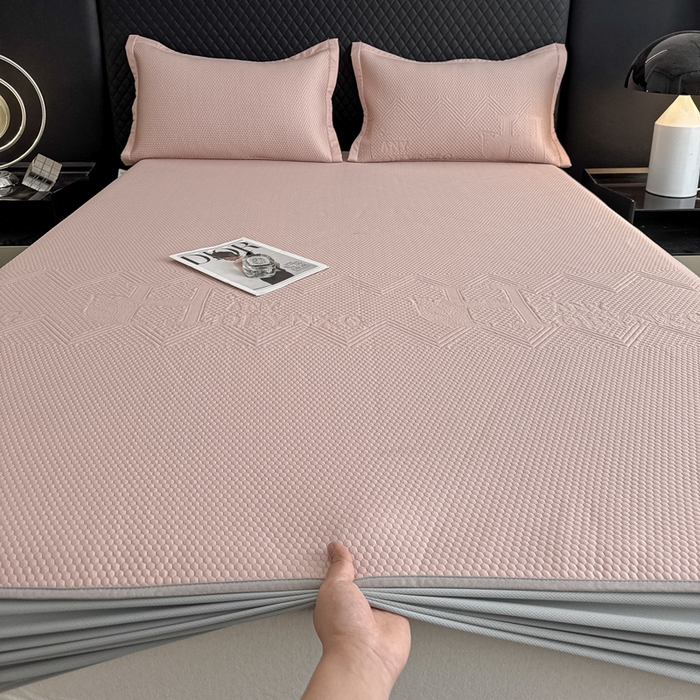 91家纺网 家纺一手货源 找家纺 瑞兴纺 2025新款高分子PE软凉席绣花款床笠款 床笠款-路易威-粉