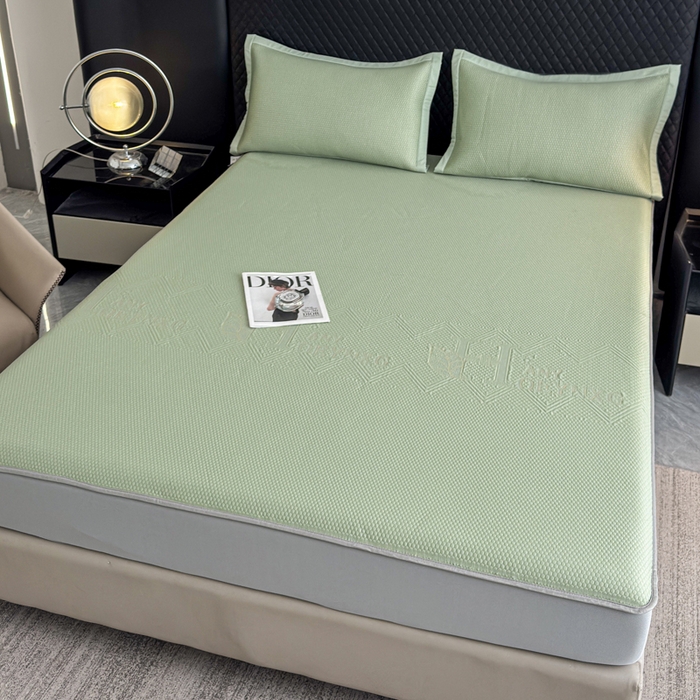 91家纺网 家纺一手货源 找家纺 瑞兴纺 2025新款高分子PE软凉席绣花款床笠款 床笠款-路易威-绿