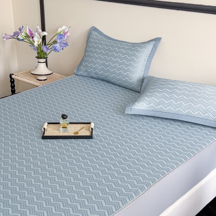 91家纺网 家纺一手货源 找家纺 瑞兴纺 2025新款高分子PE软凉席绣花款床笠款 床笠款-风尚-蓝