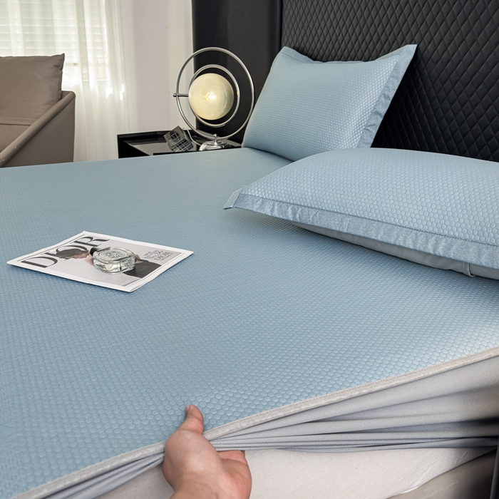 91家纺网 家纺一手货源 找家纺 瑞兴纺 2025新款高分子PE软凉席绣花款床笠款 床笠款-路易威-蓝