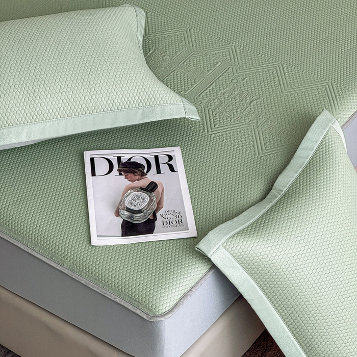 91家纺网 家纺一手货源 找家纺 瑞兴纺 2025新款高分子PE软凉席绣花款床笠款 床笠款-路易威-绿