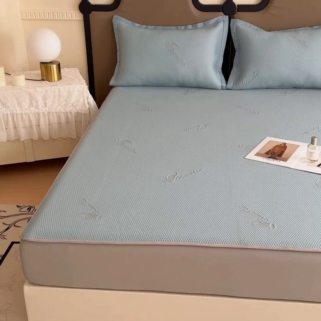 91家纺网 家纺一手货源 找家纺 瑞兴纺 2025新款高分子PE软凉席绣花款床笠款 床笠款-沐夕-蓝