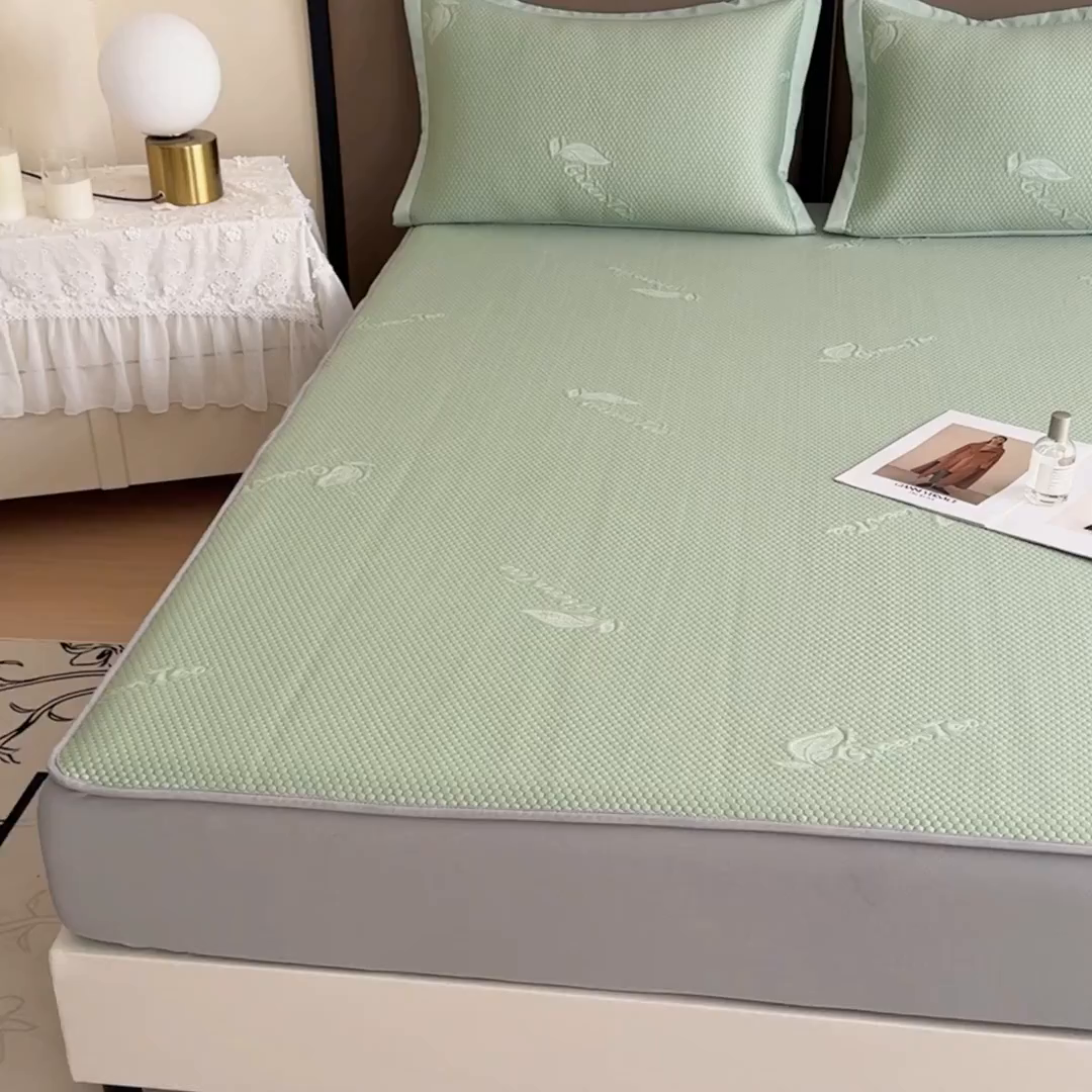 91家纺网 家纺一手货源 找家纺 瑞兴纺 2025新款高分子PE软凉席绣花款床笠款 床笠款-沐夕-绿