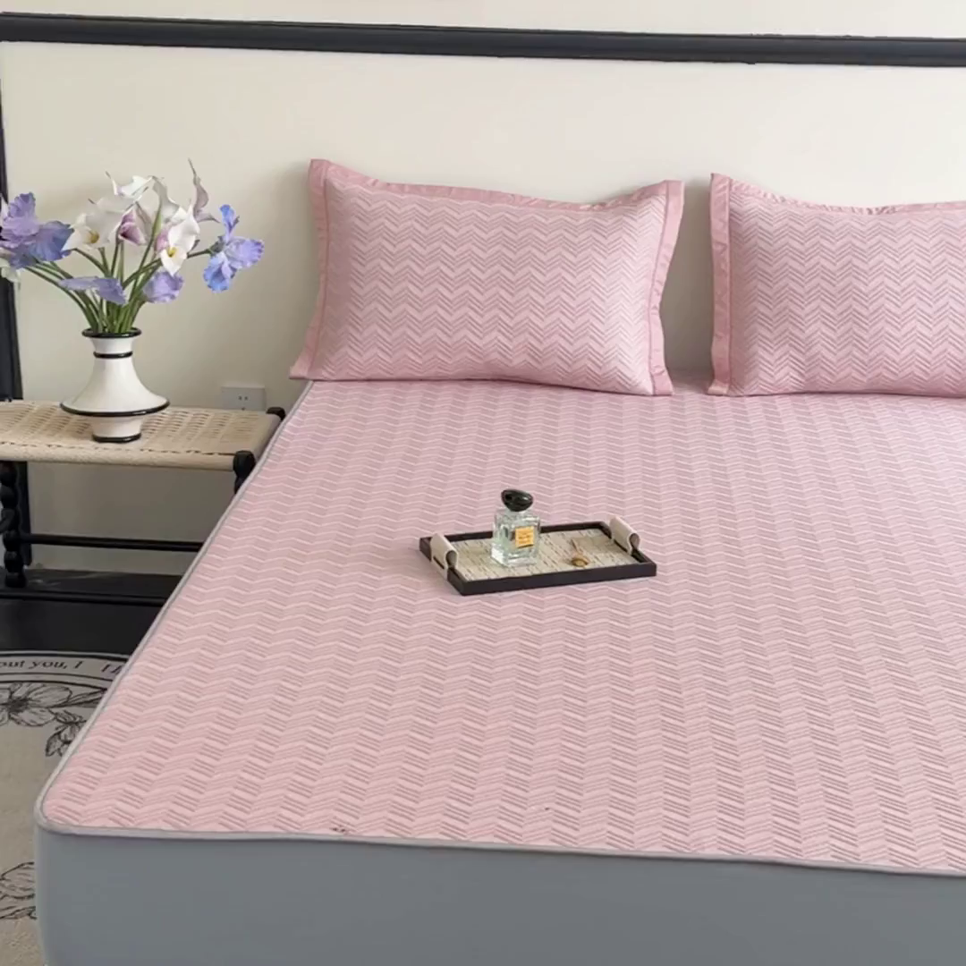 91家纺网 家纺一手货源 找家纺 瑞兴纺 2025新款高分子PE软凉席绣花款床笠款 床笠款-风尚-粉