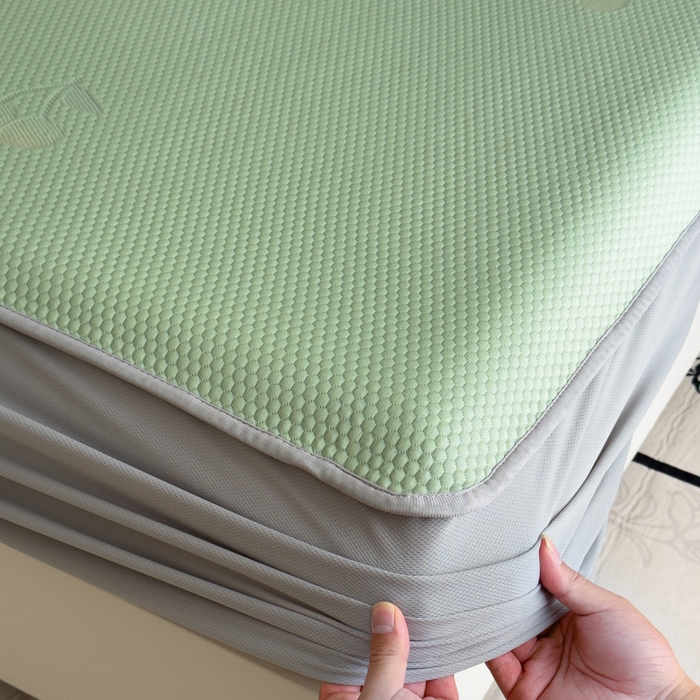 91家纺网 家纺一手货源 找家纺 瑞兴纺 2025新款高分子PE软凉席绣花款床笠款 床笠款-樱桃-绿