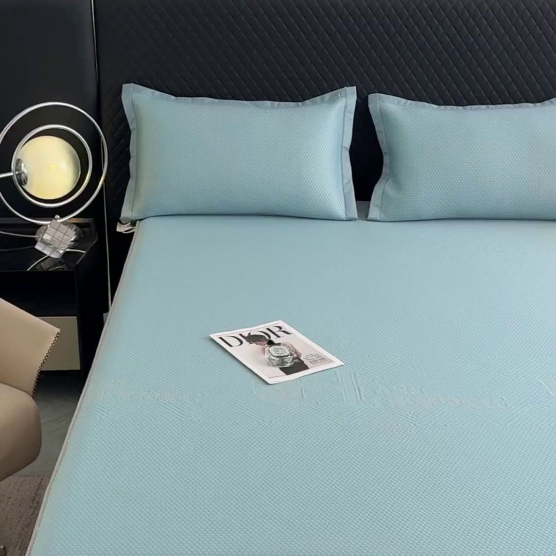 91家纺网 家纺一手货源 找家纺 瑞兴纺 2025新款高分子PE软凉席绣花款床笠款 床笠款-路易威-蓝