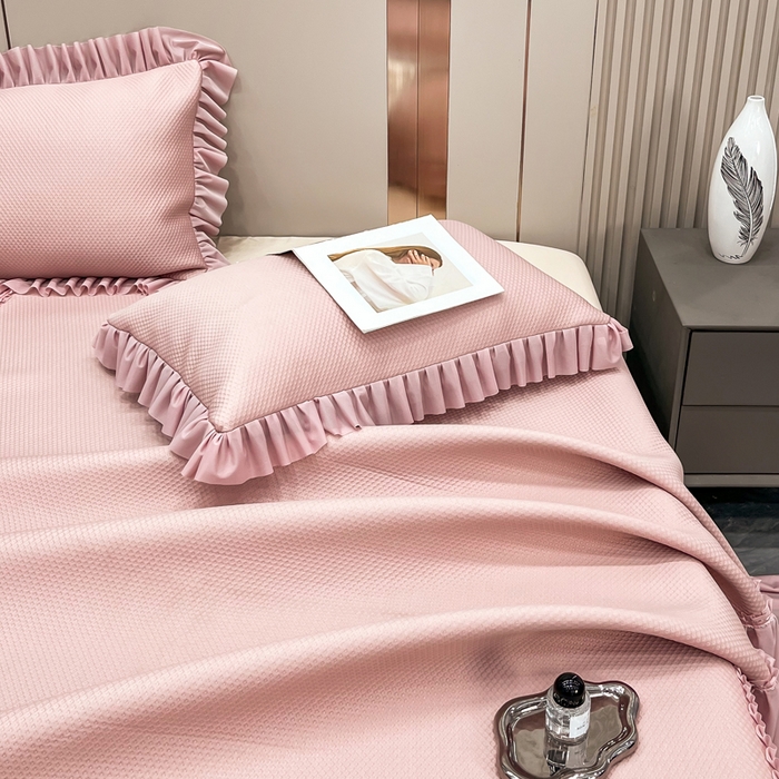 91家纺网 家纺一手货源 找家纺 瑞兴纺 2025新款高分子PE软凉席款床裙款 床裙款-华夫格-粉