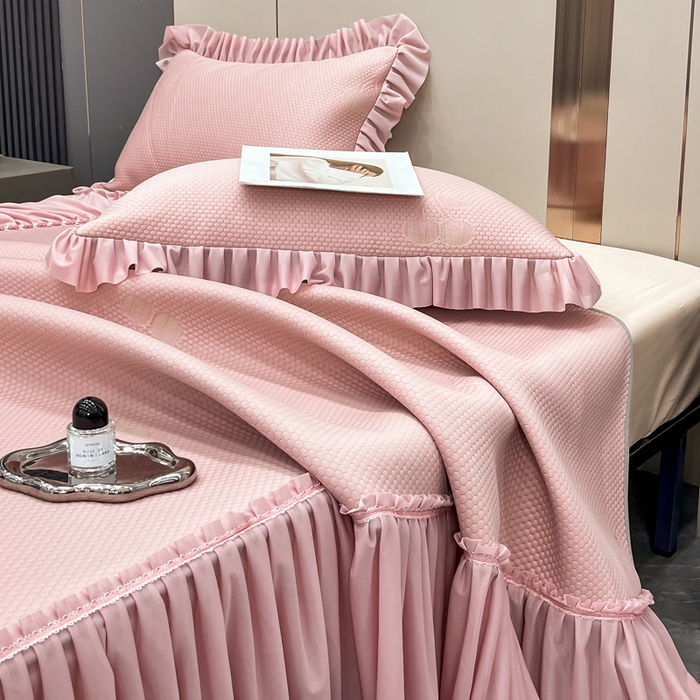 91家纺网 家纺一手货源 找家纺 瑞兴纺 2025新款高分子PE软凉席款床裙款 床裙款-小樱桃-粉
