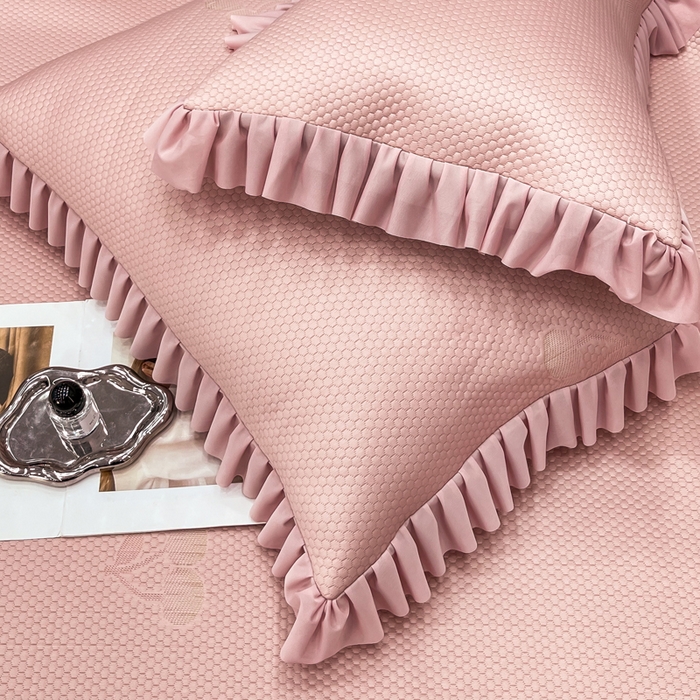 91家纺网 家纺一手货源 找家纺 瑞兴纺 2025新款高分子PE软凉席款床裙款 床裙款-小樱桃-粉