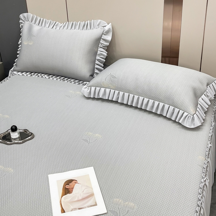 91家纺网 家纺一手货源 找家纺 瑞兴纺 2025新款高分子PE软凉席款床裙款 床裙款-小樱桃-灰