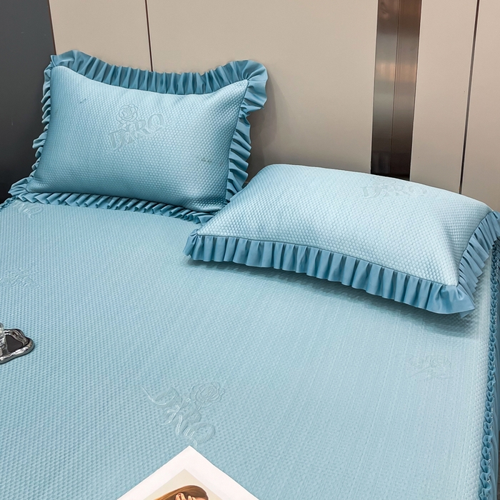 91家纺网 家纺一手货源 找家纺 瑞兴纺 2025新款高分子PE软凉席款床裙款 床裙款-玫瑰之恋-蓝