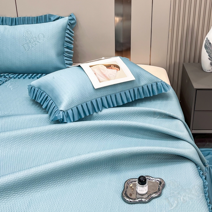 91家纺网 家纺一手货源 找家纺 瑞兴纺 2025新款高分子PE软凉席款床裙款 床裙款-玫瑰之恋-蓝